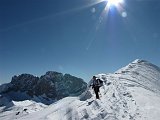 Salita al Ferrantino (2335 m) e al Ferrante (2427 m) e discesa al Rif. Albani (1939 m) in un mare di neve il 28 febb 09  - FOTOGALLERY